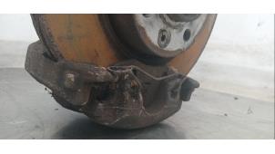 Gebruikte Remklauw (Tang) rechts-voor Dacia Logan MCV (KS) 1.6 16V Prijs € 30,00 Margeregeling aangeboden door Boekholt autodemontage B.V