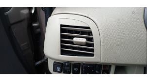 Gebruikte Luchtrooster Dashboard Nissan Micra (K12) 1.2 16V Prijs € 21,00 Margeregeling aangeboden door Boekholt autodemontage B.V