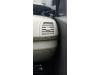 Kratka wentylacyjna deski rozdzielczej z Nissan Micra (K12), 2003 / 2010 1.2 16V, Hatchback, Benzyna, 1.240cc, 59kW (80pk), FWD, CR12DE, 2003-01 / 2010-06, K12BB02; K12FF02; K12FF03 2007