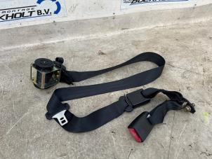 Używane Pas bezpieczenstwa srodkowy tyl Mazda 3 (BK12) 1.6i 16V Cena € 49,00 Procedura marży oferowane przez Boekholt autodemontage B.V
