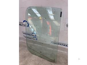 Begagnade Dörrfönster, 4-dörrars, höger fram Fiat Ducato (230/231/232) 1.9 TD 10 Pris € 75,00 Marginaltabell erbjuds av Boekholt autodemontage B.V
