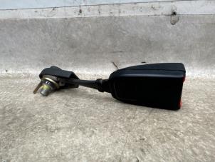 Begagnade Främre bältesspänne, mitten Fiat Ducato (230/231/232) 1.9 TD 10 Pris € 25,00 Marginaltabell erbjuds av Boekholt autodemontage B.V