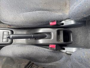 Begagnade Parkeringsbromsspak Suzuki Ignis (FH) 1.3 16V Pris € 35,00 Marginaltabell erbjuds av Boekholt autodemontage B.V