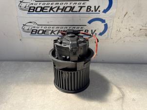 Gebruikte Kachel Ventilatiemotor Peugeot 208 I (CA/CC/CK/CL) 1.2 Vti 12V PureTech 82 Prijs € 29,00 Margeregeling aangeboden door Boekholt autodemontage B.V