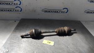 Używane Os napedowa lewy przód Opel Astra H SW (L35) 1.6 16V Twinport Cena € 33,00 Procedura marży oferowane przez Boekholt autodemontage B.V