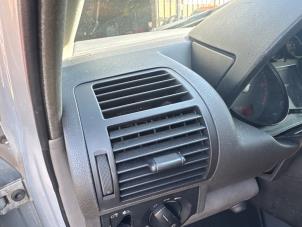 Begagnade Luftmunstycke, instrumentbräda Audi A2 (8Z0) 1.4 16V Pris € 21,00 Marginaltabell erbjuds av Boekholt autodemontage B.V