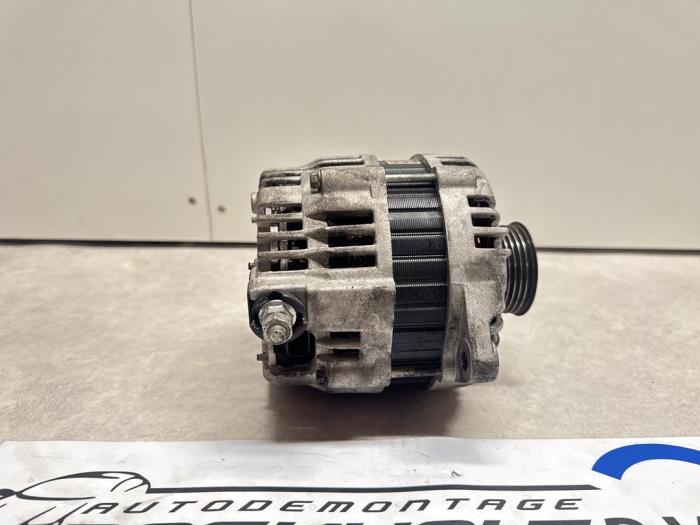 Dynamo van een Renault Espace (JK) 3.5 V6 24V Phase I 2006