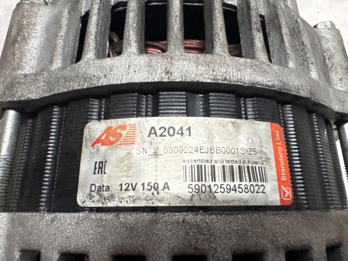 Dynamo van een Renault Espace (JK) 3.5 V6 24V Phase I 2006