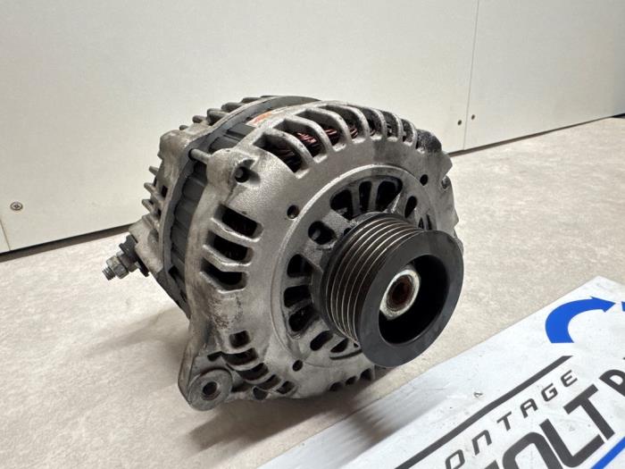 Dynamo van een Renault Espace (JK) 3.5 V6 24V Phase I 2006