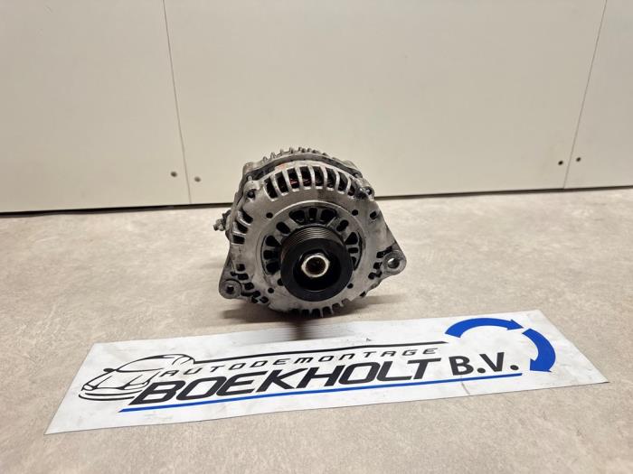 Dynamo van een Renault Espace (JK) 3.5 V6 24V Phase I 2006