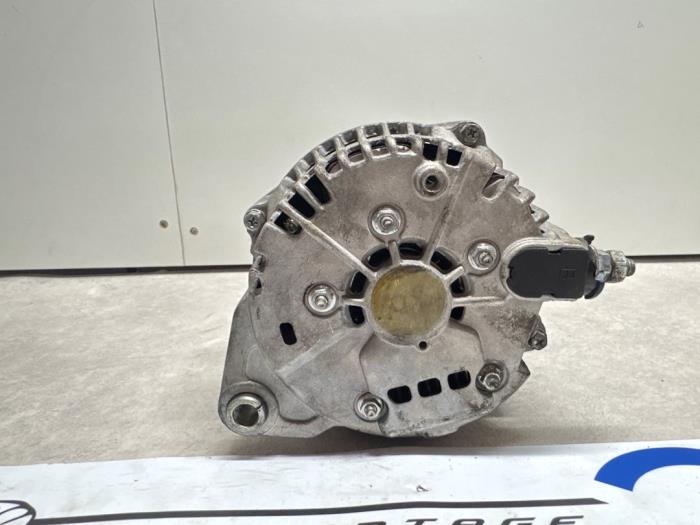 Dynamo van een Renault Espace (JK) 3.5 V6 24V Phase I 2006