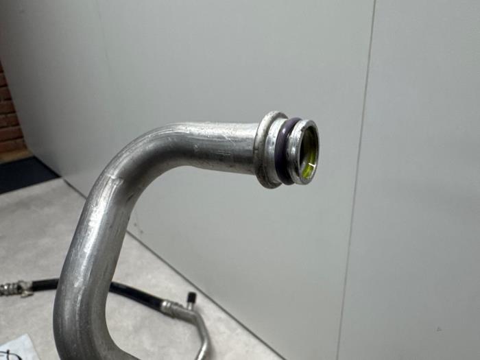 Luftkonditioneringsledning från en Mitsubishi Colt (Z2/Z3) 1.3 16V 2012