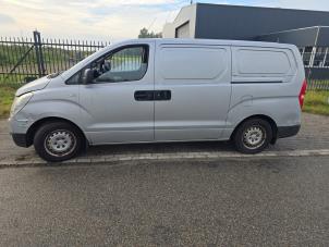 Gebruikte Schuifdeurgreep links Hyundai H-300 2.5 CRDi Prijs € 35,00 Margeregeling aangeboden door Boekholt autodemontage B.V