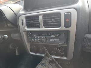 Gebruikte Luchtrooster Dashboard Mitsubishi Pajero Pinin (H6/H7) 2.0 GDI 16V 5-drs. Prijs € 20,00 Margeregeling aangeboden door Boekholt autodemontage B.V