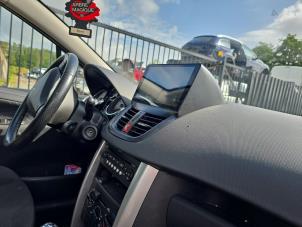 Begagnade Instrumentbräda Peugeot 207 SW (WE/WU) 1.4 16V Vti Pris € 150,00 Marginaltabell erbjuds av Boekholt autodemontage B.V