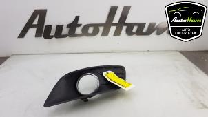 Begagnade Främre stötfångare, komponent på höger sida Ford Focus 2 1.6 TDCi 16V 110 Pris € 10,00 Marginaltabell erbjuds av AutoHam