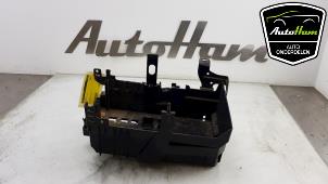 Gebruikte Accubak Opel Astra J (PC6/PD6/PE6/PF6) 1.6 16V Ecotec Prijs € 10,00 Margeregeling aangeboden door AutoHam