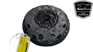 Begagnade Tvåmassesvänghjul Volkswagen Scirocco (137/13AD) 2.0 TDI 16V Pris € 150,00 Marginaltabell erbjuds av AutoHam