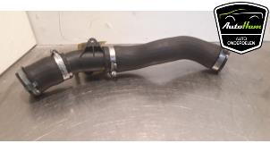 Używane Przewód powietrzny Ford Fiesta 6 (JA8) 1.0 EcoBoost 12V 100 Cena € 35,00 Procedura marży oferowane przez AutoHam