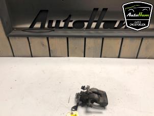 Używane Zacisk hamulcowy lewy tyl Alfa Romeo MiTo (955) 1.3 JTDm 16V Eco Cena € 40,00 Procedura marży oferowane przez AutoHam