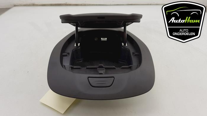 Skydd, instrumentbräda från en Ford Ka+ 1.2 Ti-VCT 2017