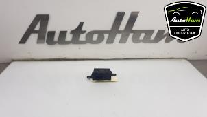 Gebruikte Comfort Module Opel Karl 1.0 12V Prijs € 30,00 Margeregeling aangeboden door AutoHam