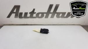 Begagnade Antennförstärkare BMW 2 serie Active Tourer (F45) 220dA xDrive 2.0 TwinPower Turbo 16V Pris € 10,00 Marginaltabell erbjuds av AutoHam