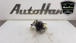 Używane Mechaniczna pompa paliwa Opel Astra K 1.6 CDTI 136 16V Cena € 95,00 Procedura marży oferowane przez AutoHam