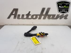 Begagnade Bältessträckare, höger Landrover Discovery IV (LAS) 3.0 SD V6 24V Pris € 100,00 Marginaltabell erbjuds av AutoHam