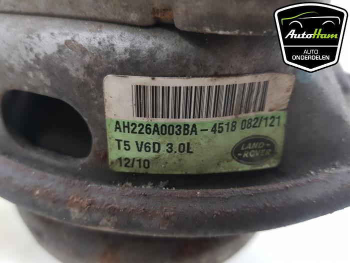 Motorfäste från en Land Rover Discovery IV (LAS) 3.0 SD V6 24V 2011