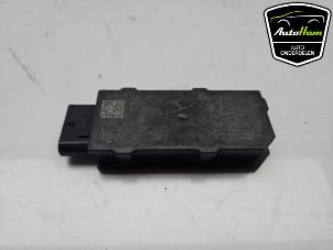 Begagnade Antenn, nyckelfri upplåsning Seat Leon (KLB) 1.5 eTSI 16V Pris € 15,00 Marginaltabell erbjuds av AutoHam