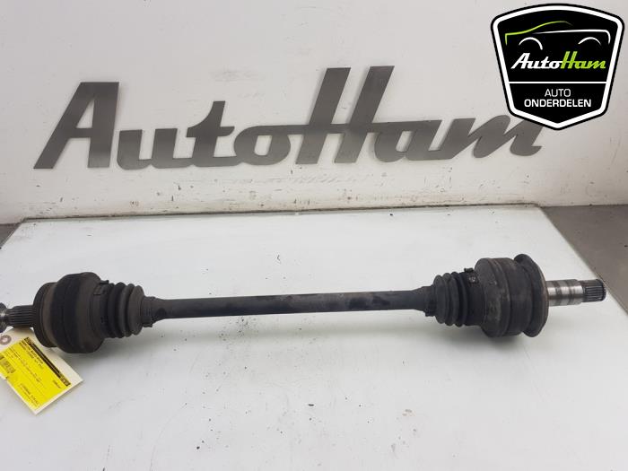 Drivaxel, höger bak från en Mercedes-Benz C Estate (S204) 2.2 C-200 CDI 16V BlueEFFICIENCY 2012