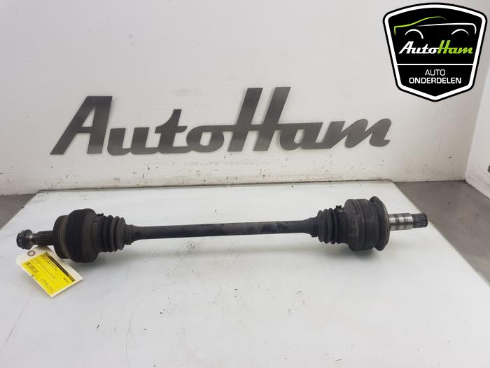 Drivaxel, höger bak från en Mercedes-Benz C Estate (S204) 2.2 C-200 CDI 16V BlueEFFICIENCY 2012