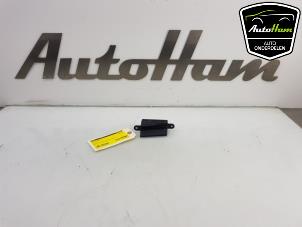 Begagnade Head-up-display (HUD) Opel Astra K Sports Tourer 1.0 Turbo 12V Pris € 25,00 Marginaltabell erbjuds av AutoHam