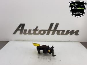 Begagnade Bakre bromsok, höger Opel Corsa E 1.3 CDTi 16V ecoFLEX Pris € 50,00 Marginaltabell erbjuds av AutoHam