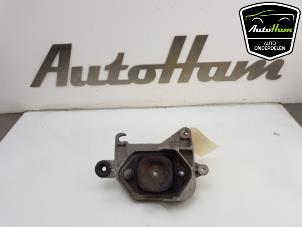 Gebruikte Versnellingsbak Steun Renault Talisman (RFDL) 1.6 Energy TCe 200 EDC Prijs € 20,00 Margeregeling aangeboden door AutoHam