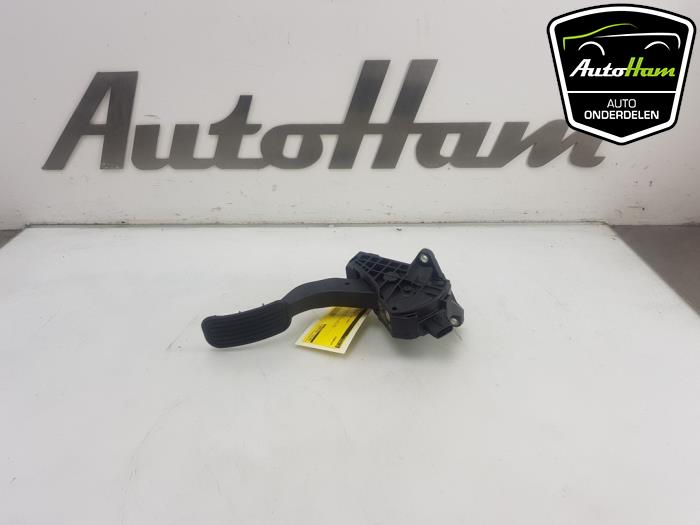 Gaspedaal van een Toyota Corolla Touring Sport (E21/EH1) 1.8 16V Hybrid 2021