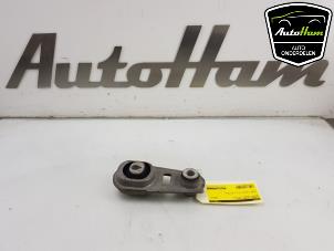 Używane Wspornik skrzyni biegów Renault Kadjar (RFEH) 1.6 dCi Cena € 15,00 Procedura marży oferowane przez AutoHam