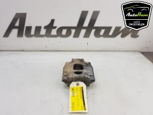 Begagnade Främre bromsok, höger Toyota Yaris III (P13) 1.5 16V Dual VVT-iE Pris € 50,00 Marginaltabell erbjuds av AutoHam