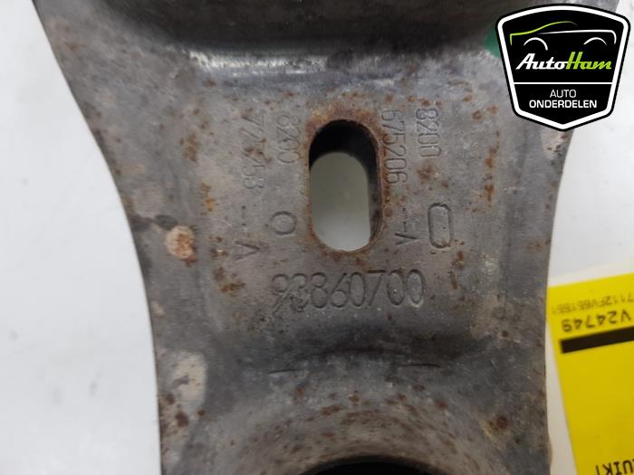 Fäste, växellåda från en Opel Vivaro 1.6 CDTI BiTurbo 140 2015