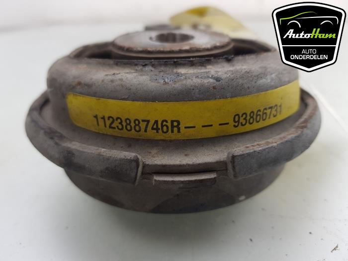 Fäste, växellåda från en Opel Vivaro 1.6 CDTI BiTurbo 140 2015