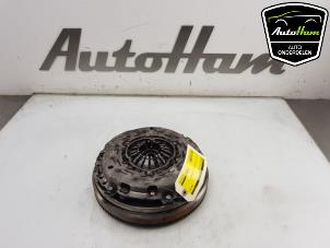 Begagnade Tvåmassesvänghjul Opel Corsa E 1.0 SIDI Turbo 12V Pris € 125,00 Marginaltabell erbjuds av AutoHam