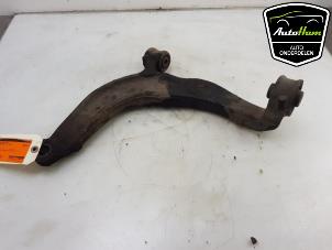 Używane Wahacz zawieszenia lewy przód Volkswagen Transporter T5 2.0 TDI DRF Cena € 50,00 Procedura marży oferowane przez AutoHam