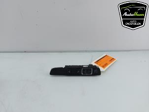 Gebruikte Schakelaar BMW X5 (F15) xDrive 35d 3.0 24V Prijs € 30,00 Margeregeling aangeboden door AutoHam