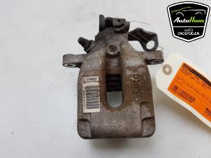 Begagnade Bakre bromsok, vänster Peugeot 208 I (CA/CC/CK/CL) 1.2 12V e-THP PureTech 110 Pris € 30,00 Marginaltabell erbjuds av AutoHam