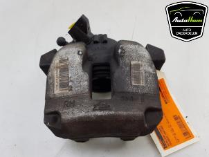 Używane Zacisk hamulcowy prawy przód Peugeot Partner (EA//EF/EN/EU) 1.5 BlueHDi 130 Cena € 50,00 Procedura marży oferowane przez AutoHam