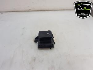 Używane Modul paliwowy ADM Opel Corsa E 1.0 SIDI Turbo 12V Cena € 30,00 Procedura marży oferowane przez AutoHam