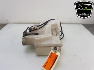 Begagnade Spolartank, vindruta Landrover Discovery IV (LAS) 3.0 SD V6 24V Pris € 30,00 Marginaltabell erbjuds av AutoHam