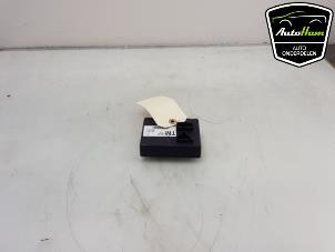 Gebruikte Centrale Deurvergrendelings Module Opel Insignia Sports Tourer 2.0 CDTI 16V 120 ecoFLEX Prijs € 35,00 Margeregeling aangeboden door AutoHam