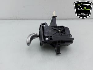 Gebruikte Selectiehendel automaat Toyota Auris (E18) 1.8 16V Hybrid Prijs € 35,00 Margeregeling aangeboden door AutoHam